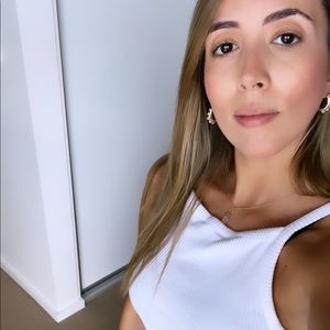 Meet your Posher, Lina